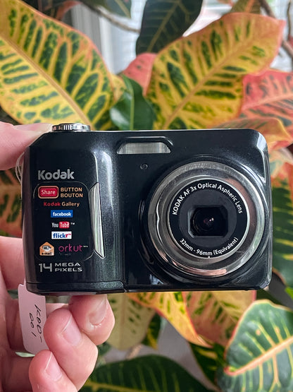 Kodak EasyShare C183 14 MP Digital Camera Bundle - Black