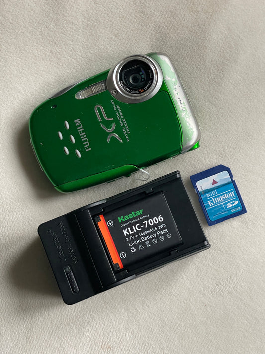 Fujifilm Finepix XP10 12.2 MP Digital Camera Bundle - Green