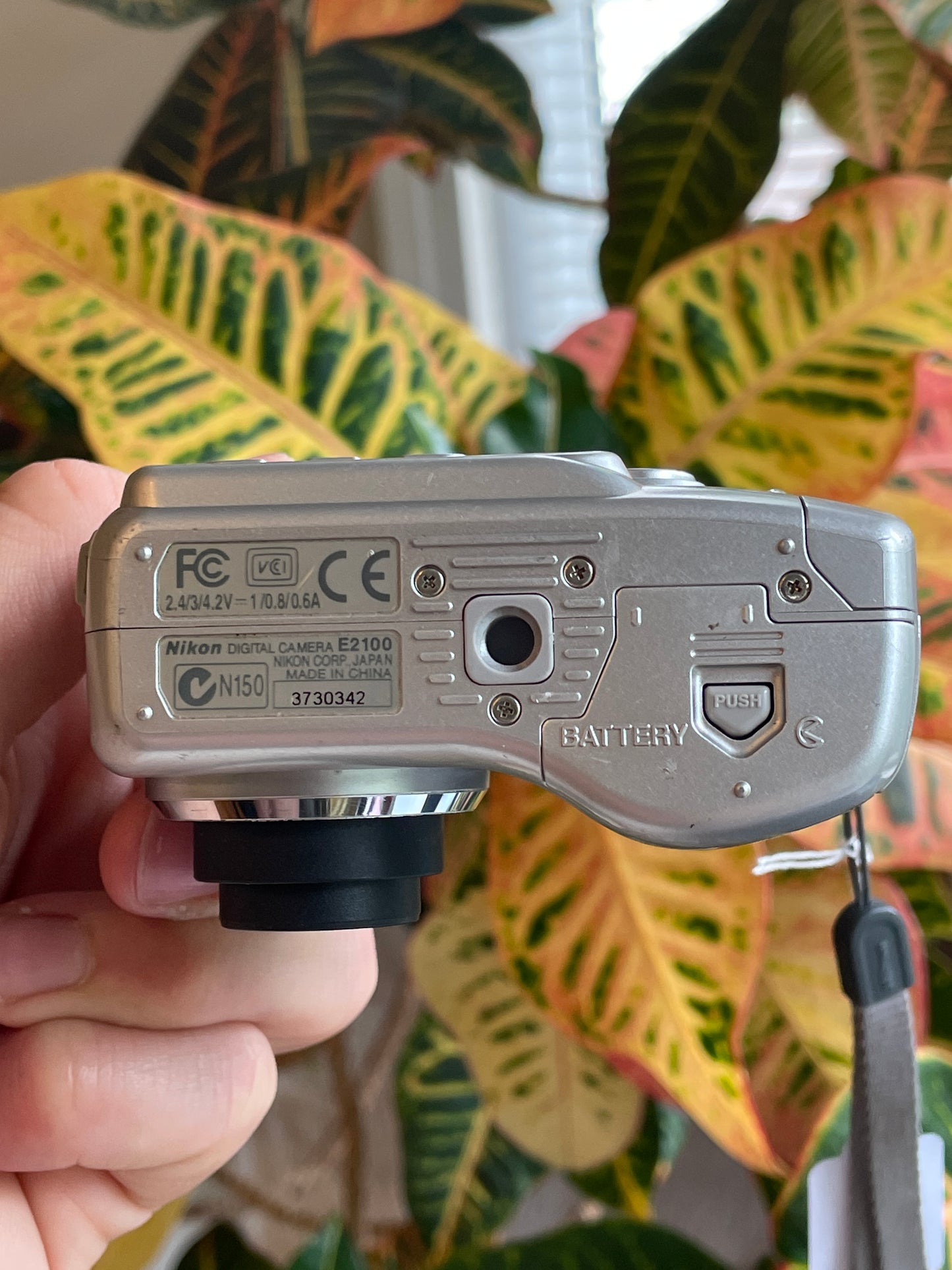 Nikon Coolpix 2100 2 MP Digital Camera Bundle - Silver
