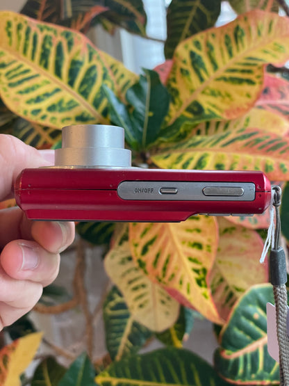 Casio Exilim EX-Z60 6.0 MP Digital Camera Bundle - Red