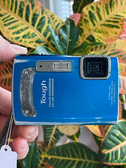 Olympus Tough TG-320 14 MP Digital Camera Bundle - Blue