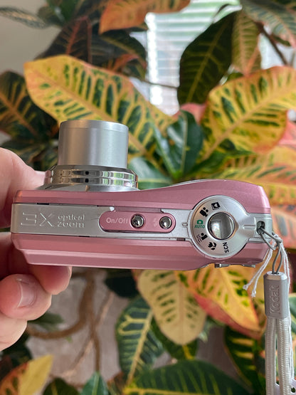 Kodak EasyShare C813 8.2 MP Digital Camera Bundle - Pink