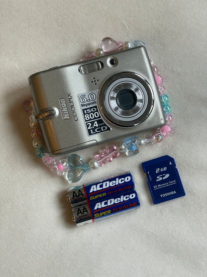Nikon Coolpix L11 6.0 MP Digital Camera Bundle - Silver