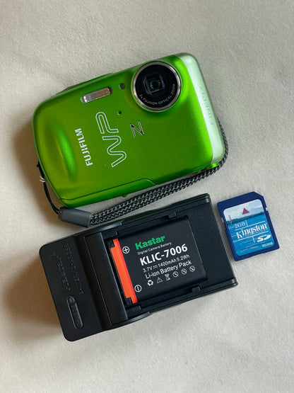 Fujfilm Finepix Z33WP 10 MP Digital Camera Bundle - Green