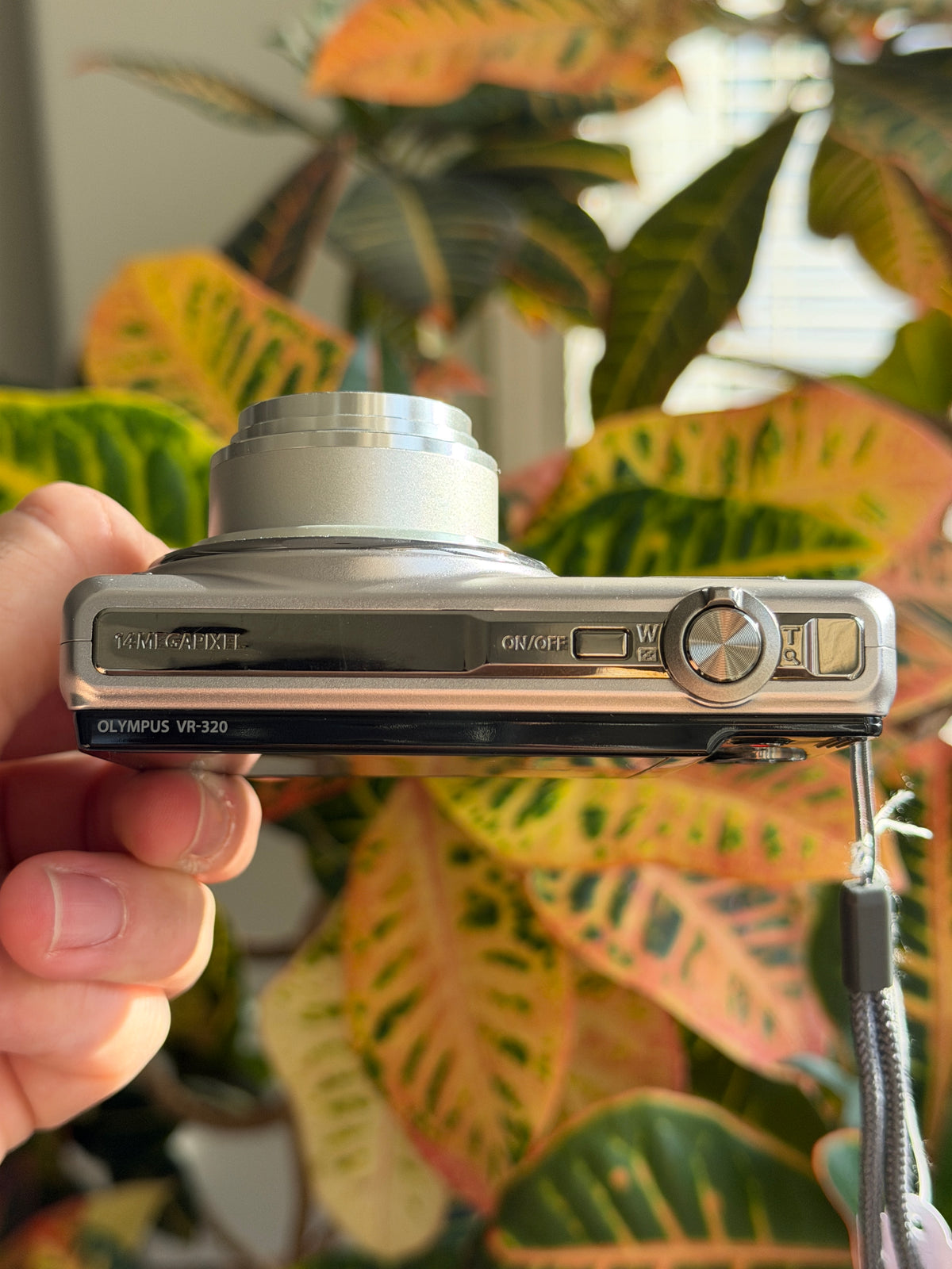 Olympus VR-320 digital camera top view