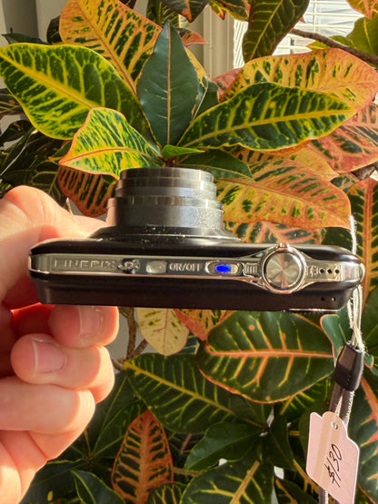 Fujifilm FinePix JX200 digital camera top view